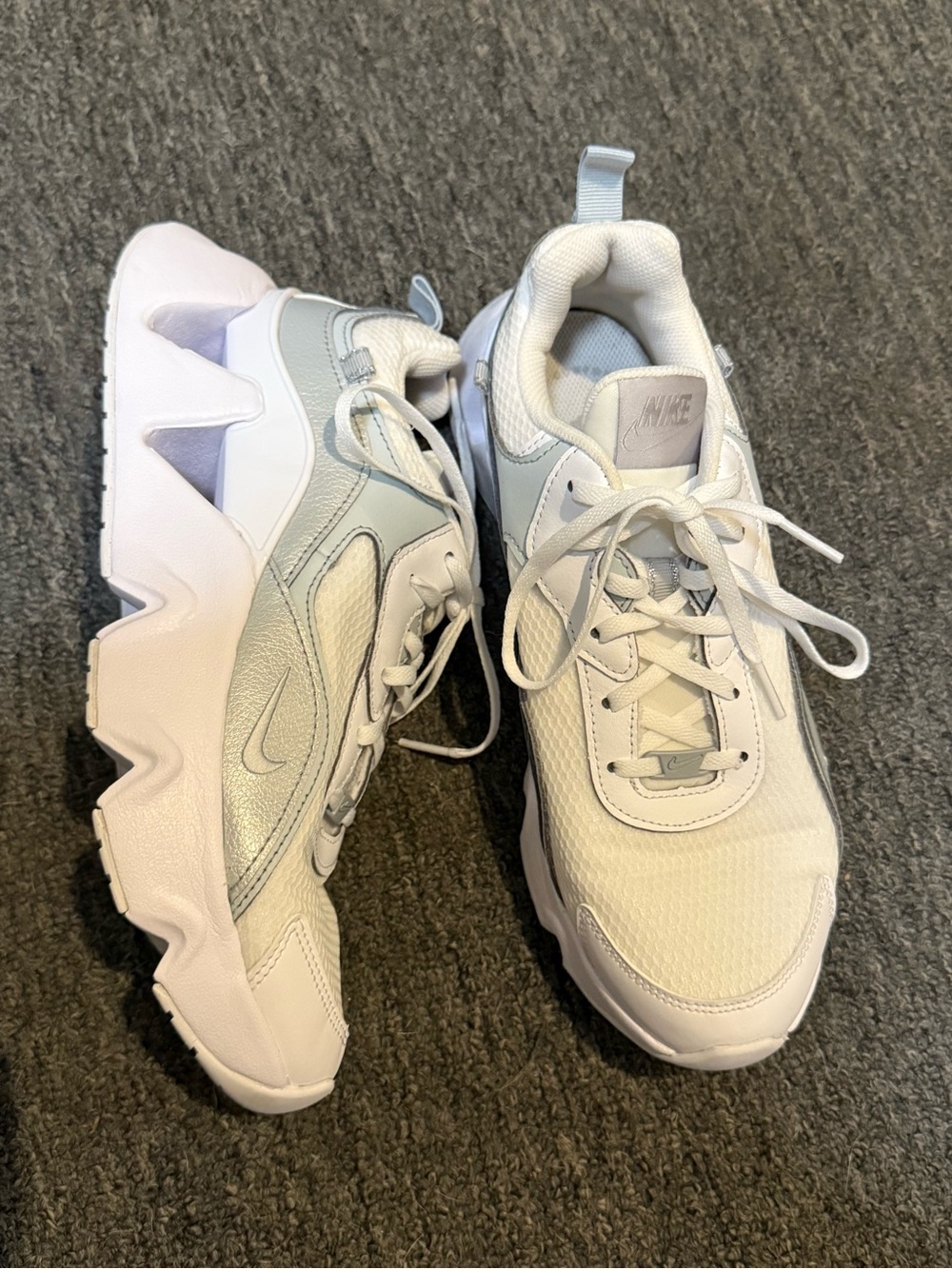 Nike RYZ 365 II White Pure Platinum Sneakers Women’s Size 9.5